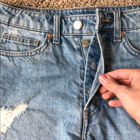 H&M Mom Shorts - Picture 3 of 3